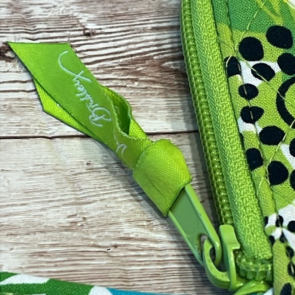 Vera Bradley Limes Up Clutch Wallet Wristlet Neon Floral Pattern Like New - Picture 3 of 13
